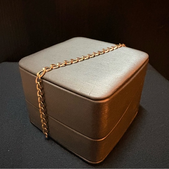 Classic Chunky 12K Gold Filled Link Bracelet - Picture 2 of 6